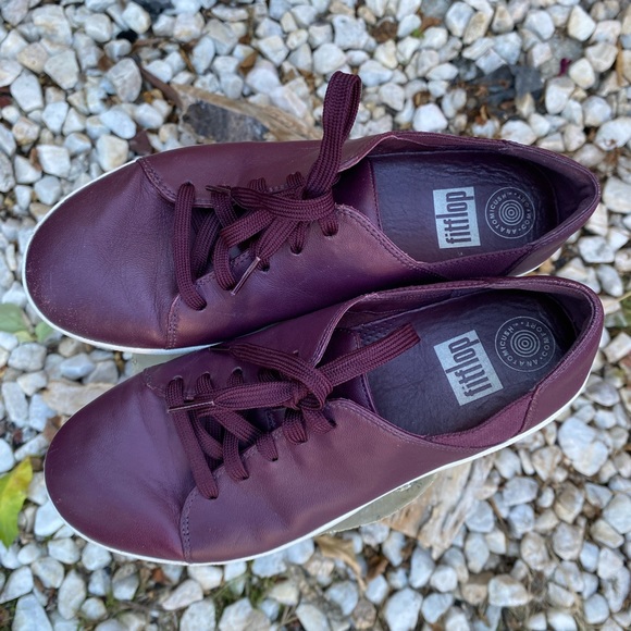Fitflop Shoes - fitflop Women’s Leather Lace Up Sneakers, H55-358 color Berry, Size 8